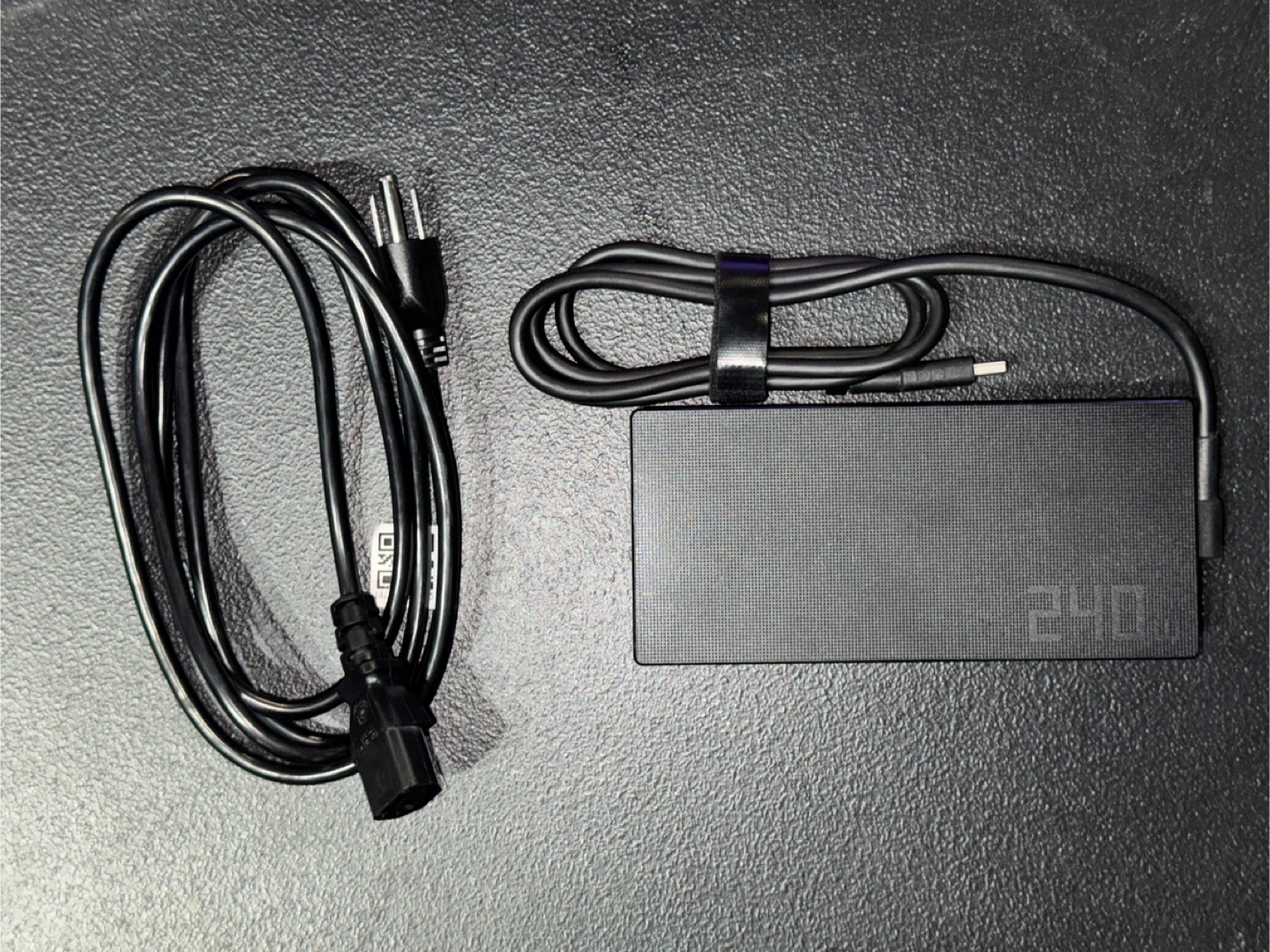 ASUS/ROG 240W Laptop Charger