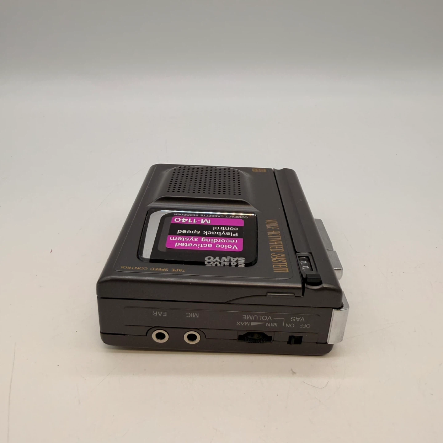 Sanyo M-1140 Voice Activated Cassette Recorder - photo 5