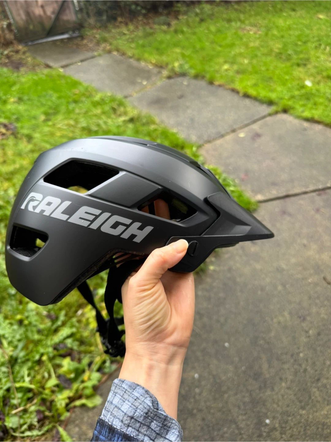 Raleigh Mountain Bike and Helmet - photo 2