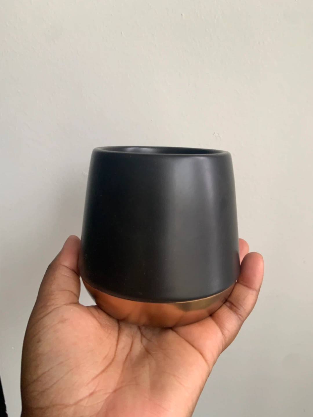 5 Assorted Plant Pots and Planters - photo 2