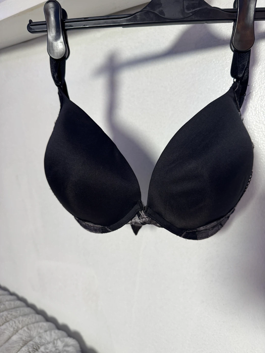 Maidenform Black Push-Up Bra - Size M
