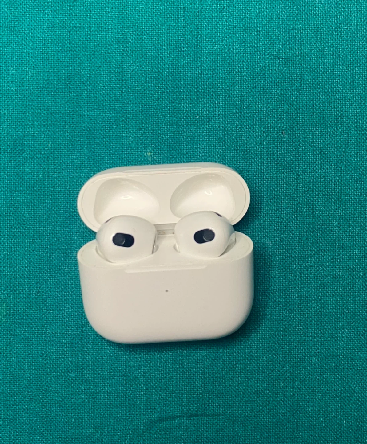 Apple AirPods (3rd gen) with Charging Case - photo 3