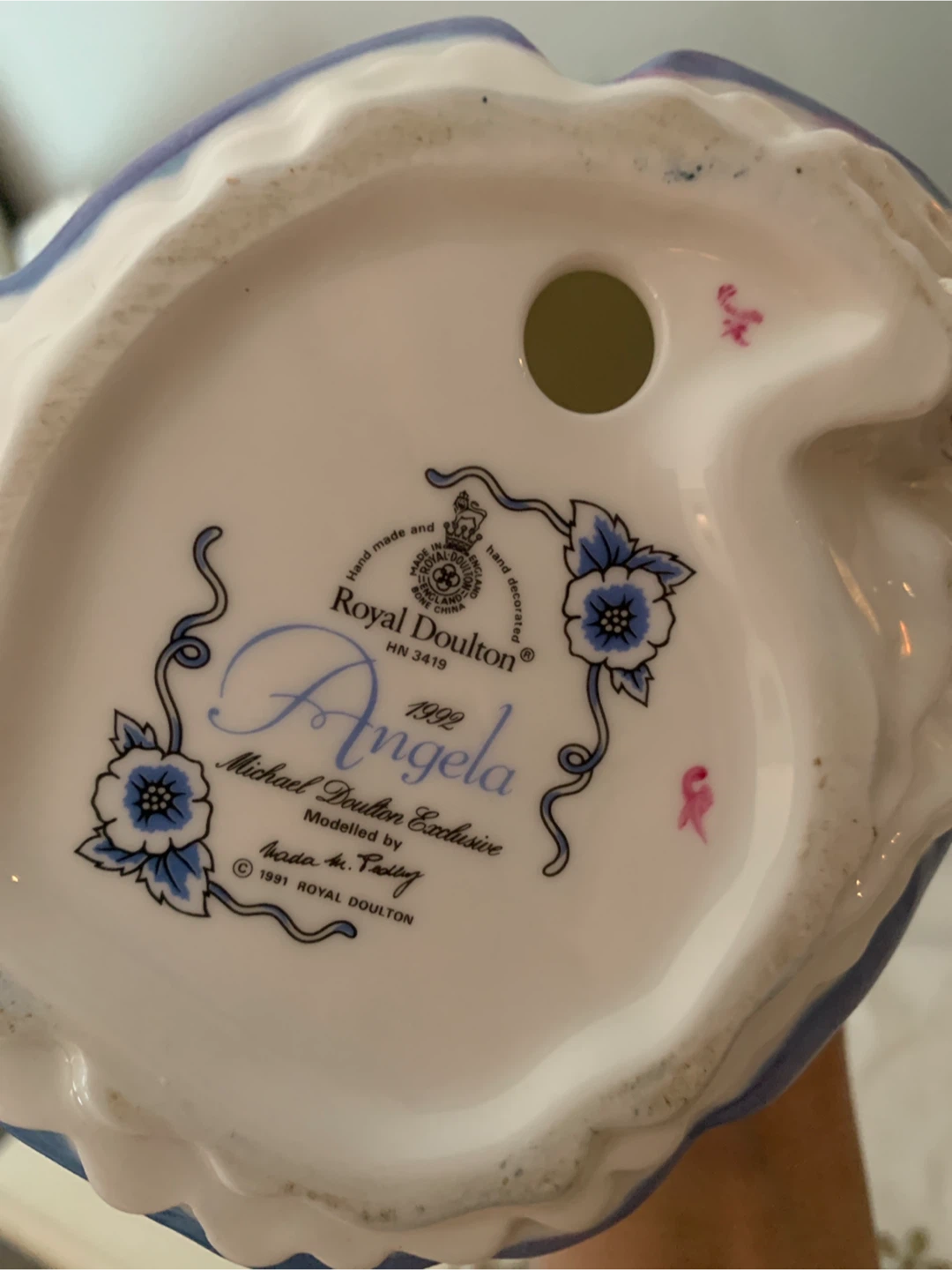 Royal Doulton Angela HN 3419 Figurine - photo 3