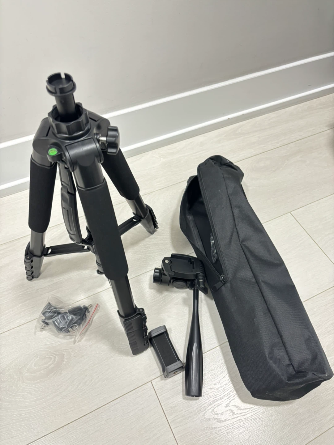 Tripod with Carrying Bag