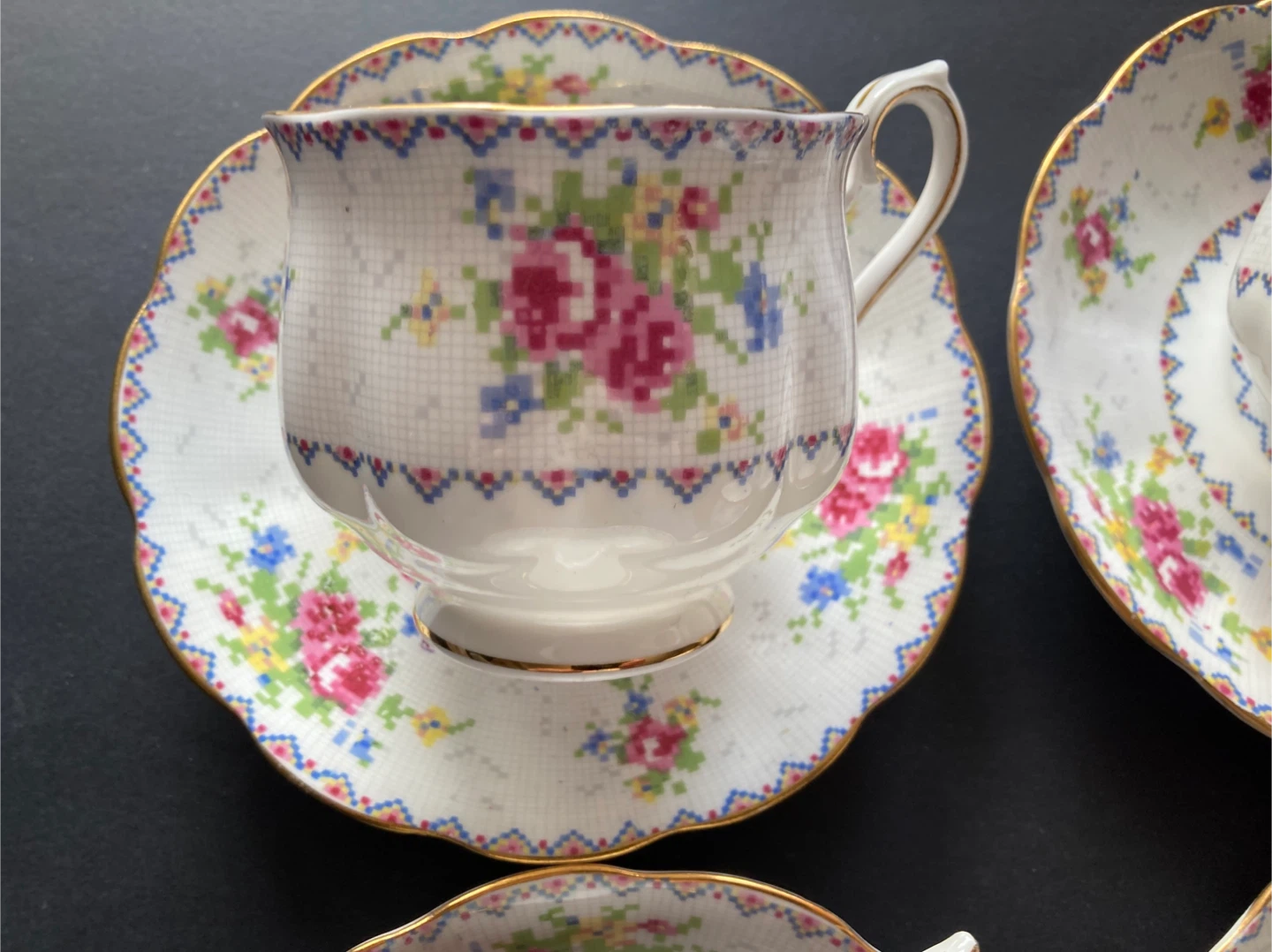 Royal Albert Bone China 6 Teacup and Saucer Set - photo 2