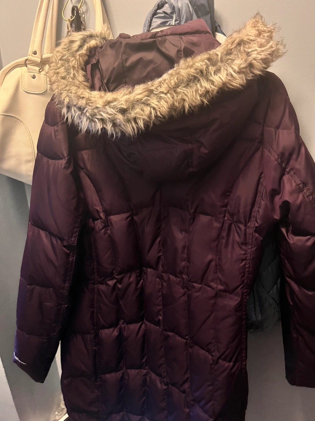 Eddie Bauer Puffer Jacket -5 to -15 clean, smoke free , pet free - photo 2