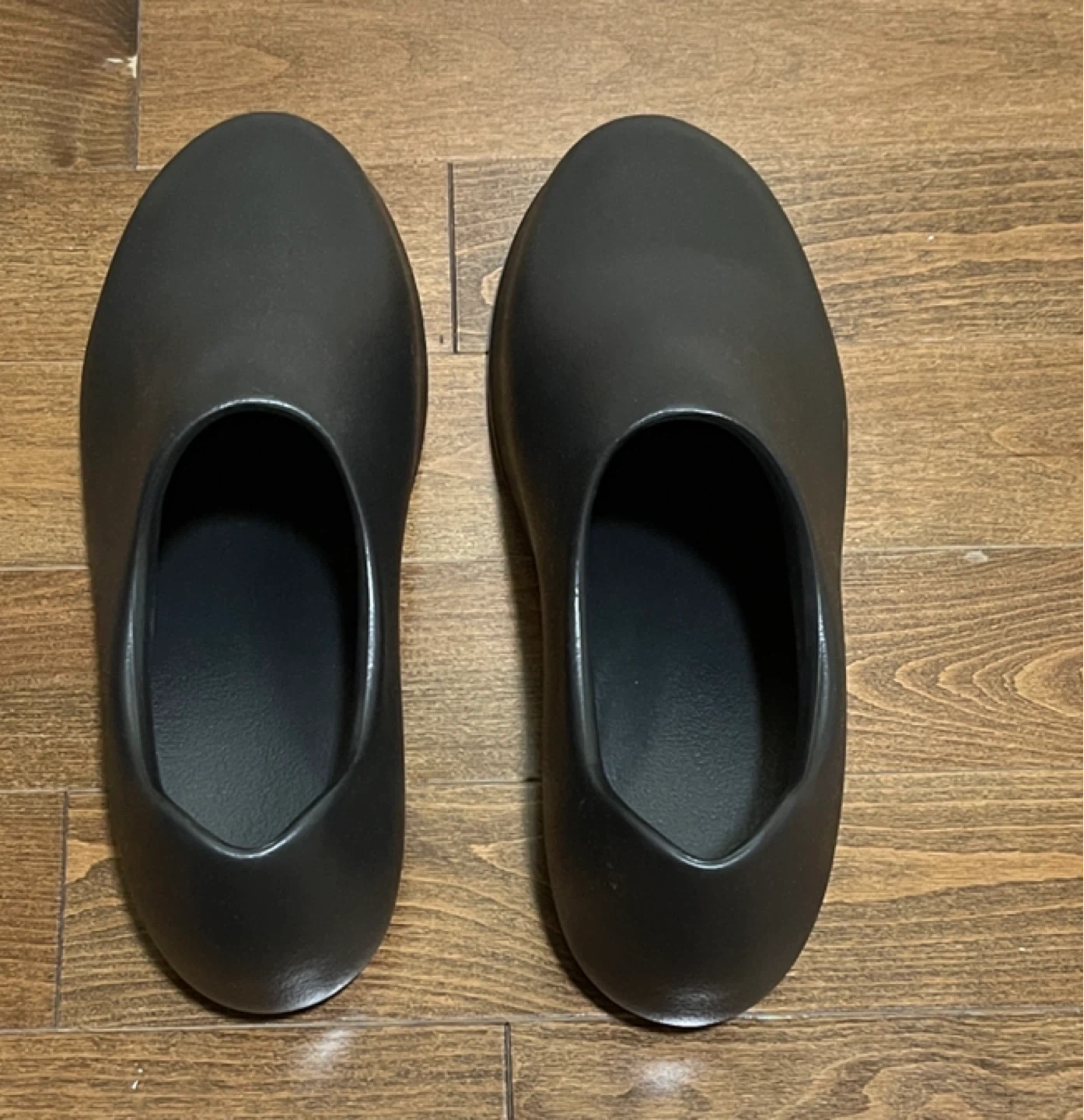 Yeezy SL02 Black Slip-On Clogs Size 12 - photo 4