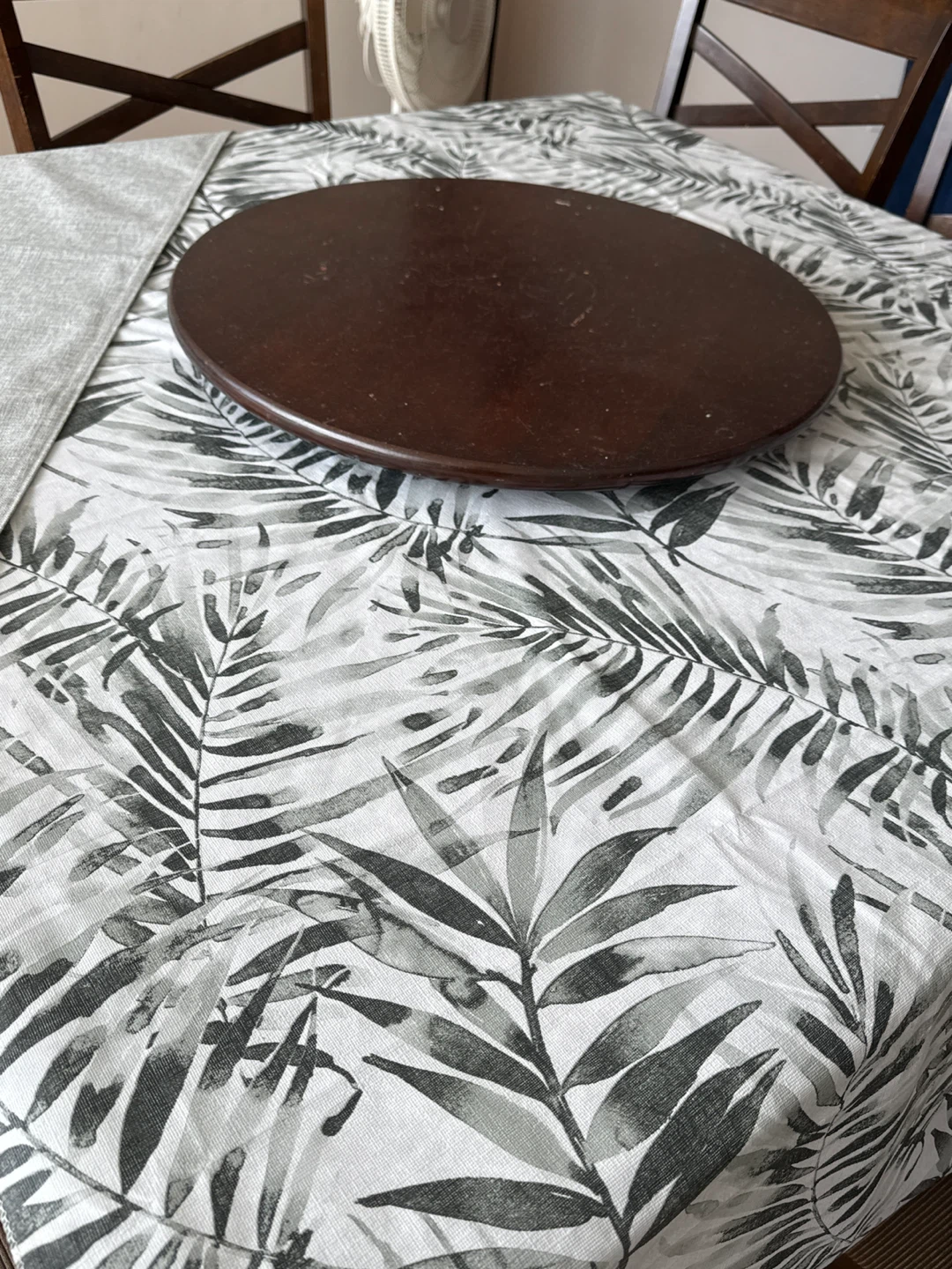 Dining Table with 6 Chairs - photo 3