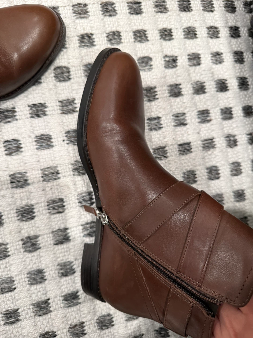 Size 8 Brand new 100% Lauren Ralph Lauren Boots - photo 3