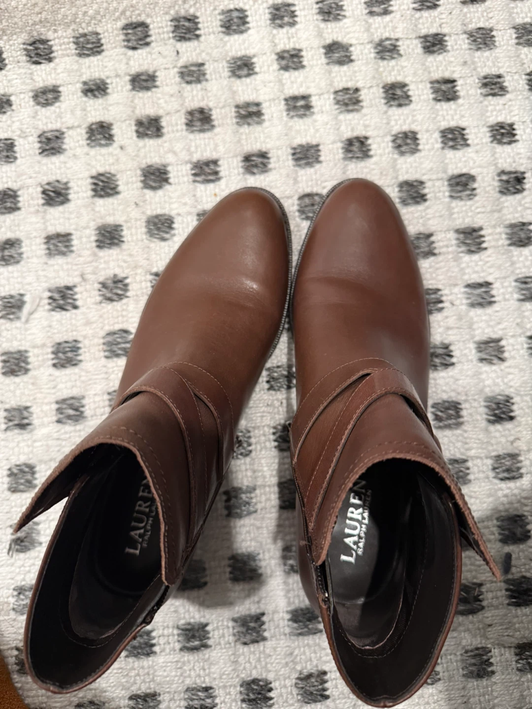 Size 8 Brand new 100% Lauren Ralph Lauren Boots