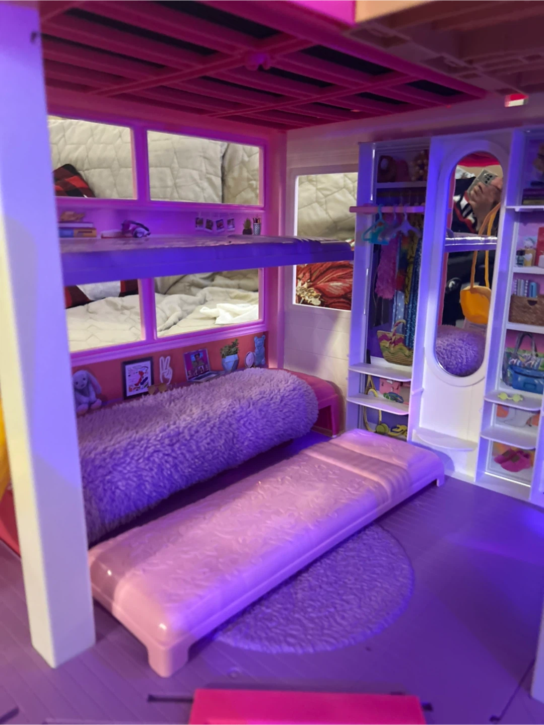 Barbie Dreamhouse Dollhouse with Accessories - photo 2