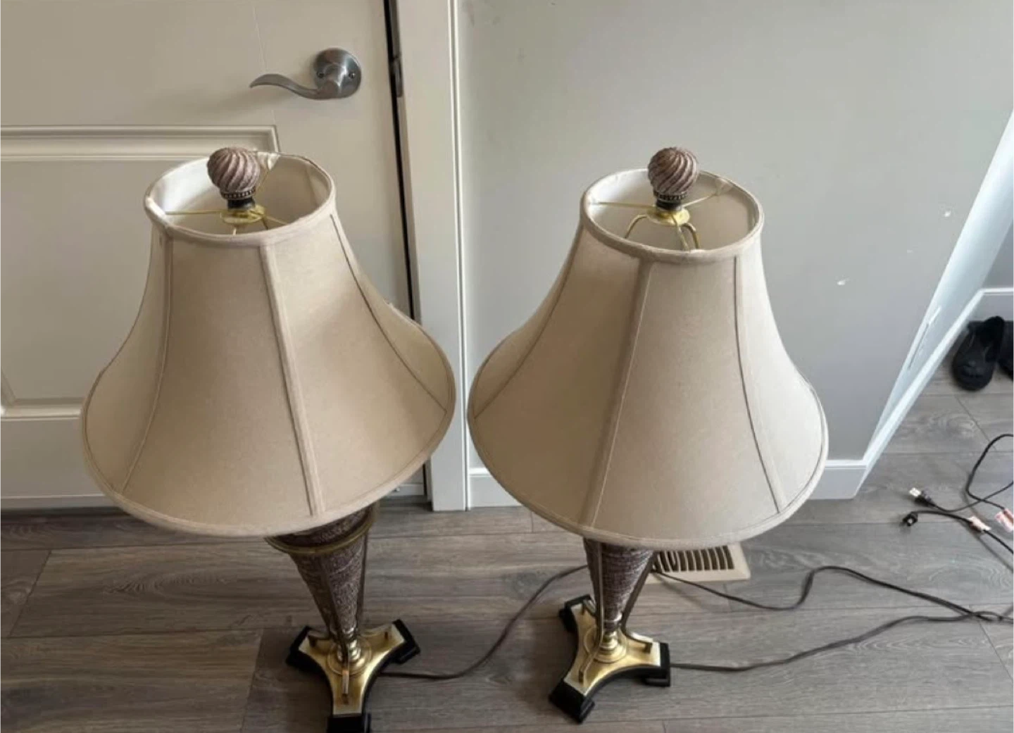Pair of Decorative Table Lamps - photo 3