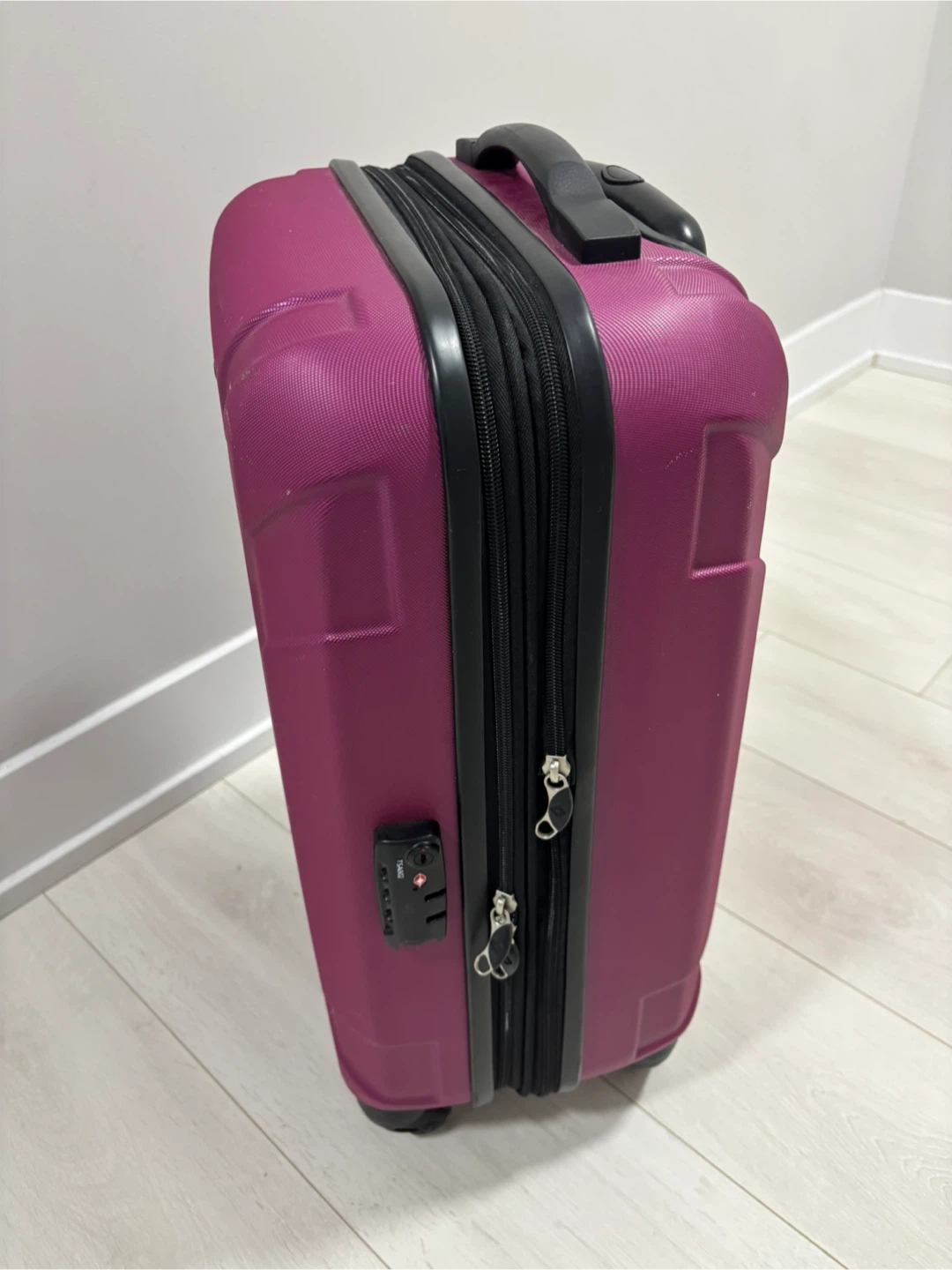 Free Samsonite Carry-on Suitcase - photo 2