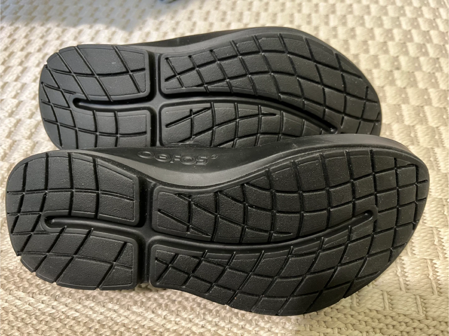 Oofos OOmg eeZee Low Shoe - photo 2