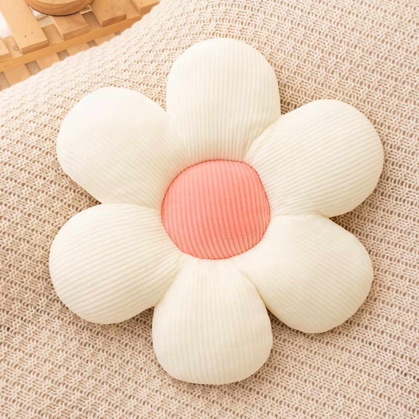 Daisy Flower Pillow Cushion - photo 2
