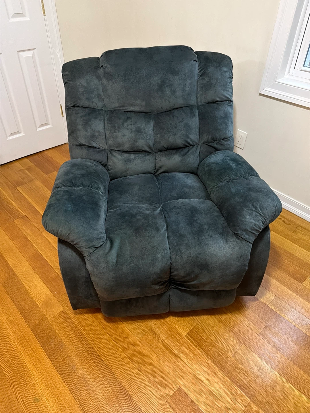 Plush Forest Green Recliner Chair - photo 5
