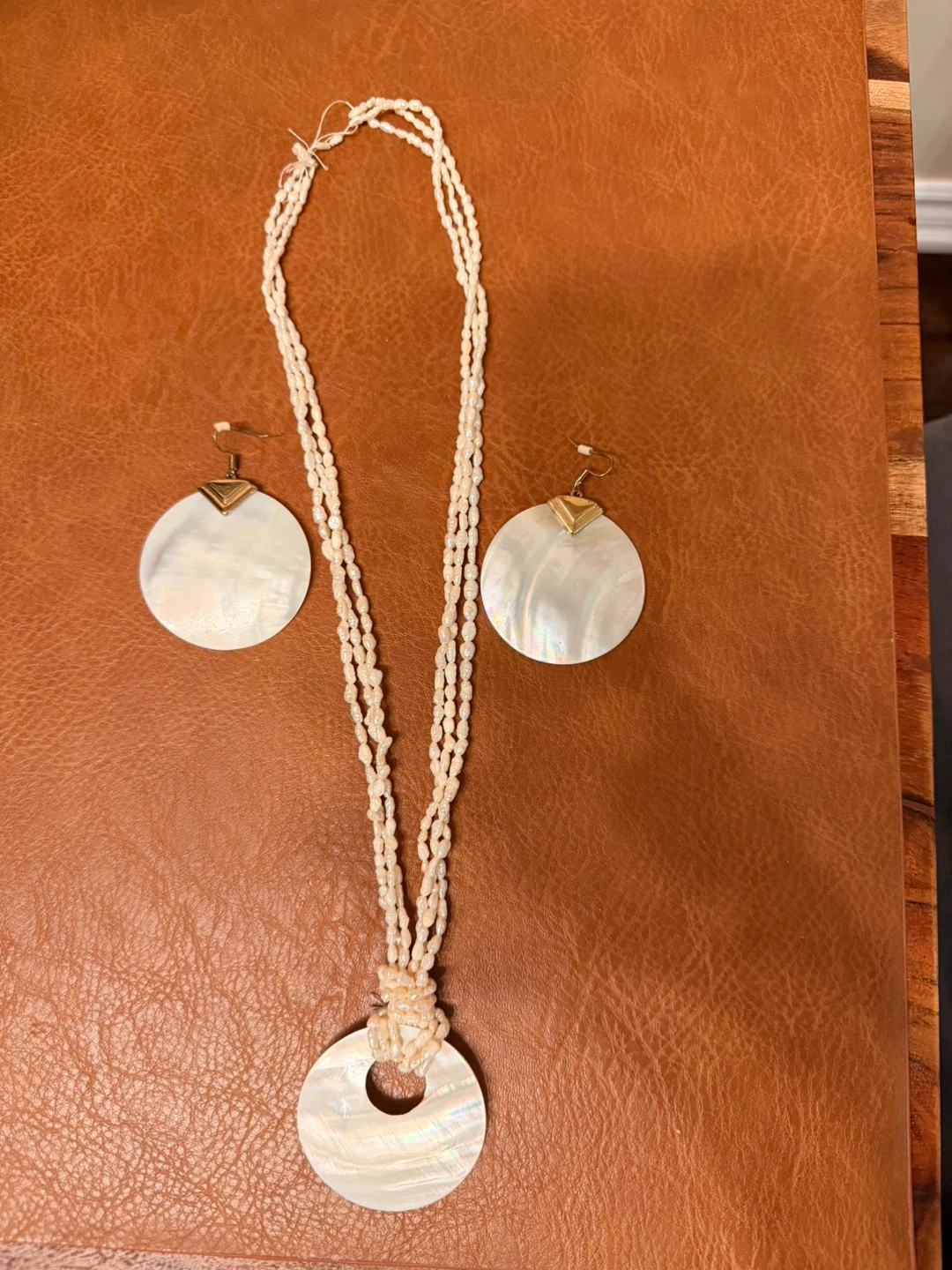 Mother of Pearl Necklace and Earrings Set🏆