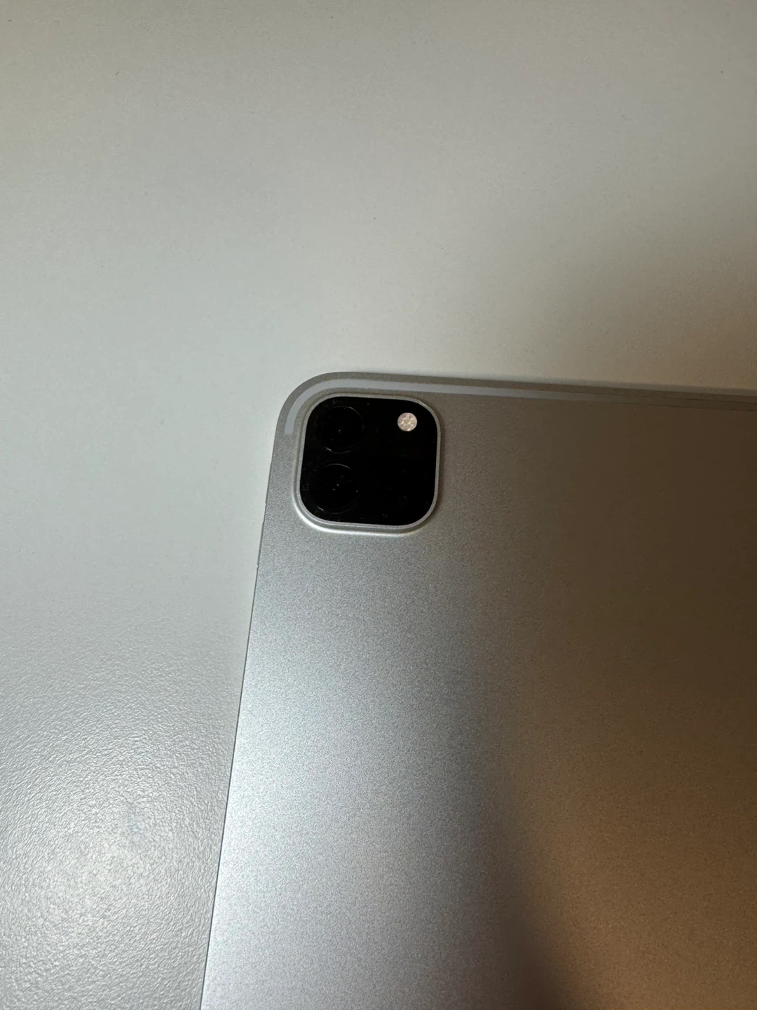 iPad Pro 11inch 128GB Like New - photo 4