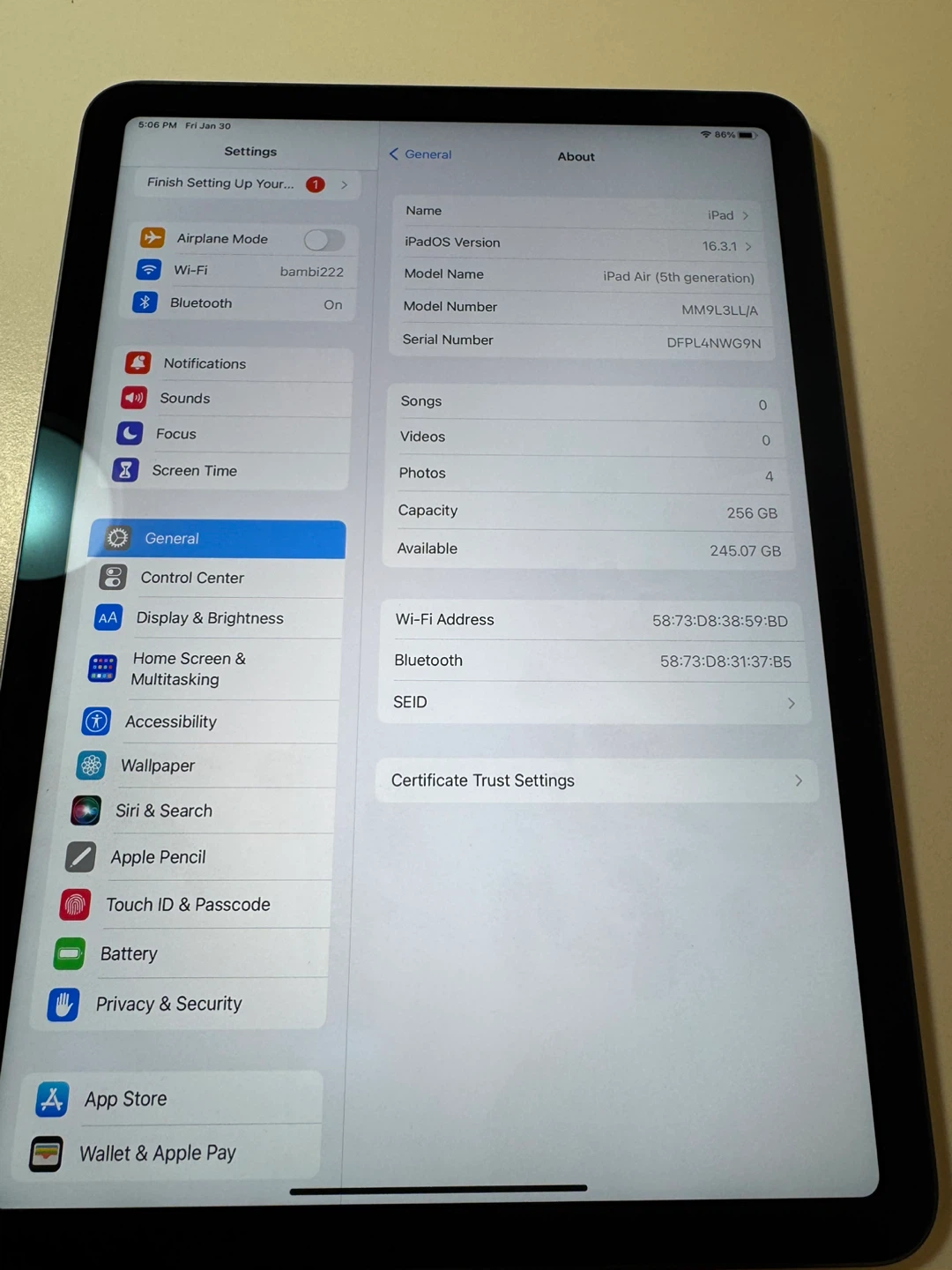 Apple iPad Air (5th Generation) - 256 GB - Space Grey - photo 2