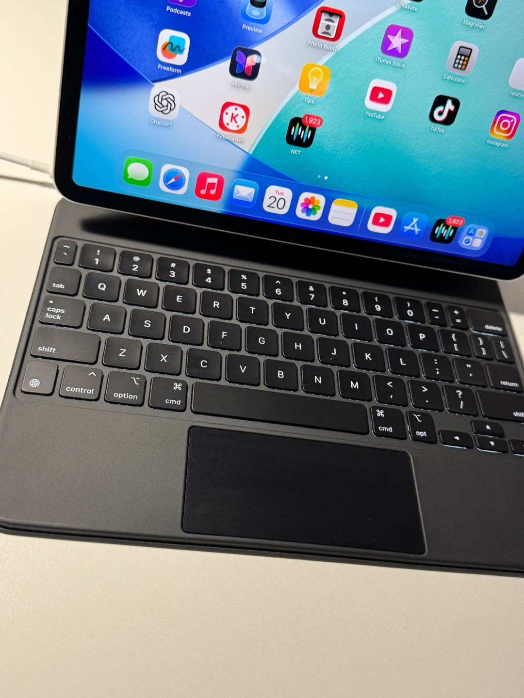 Apple iPad Pro (11-inch, 3rd generation) 256GB - photo 2