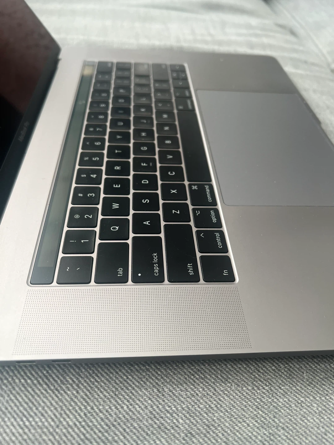 Macbook Pro 15 inch (2017) - with Touch Bar