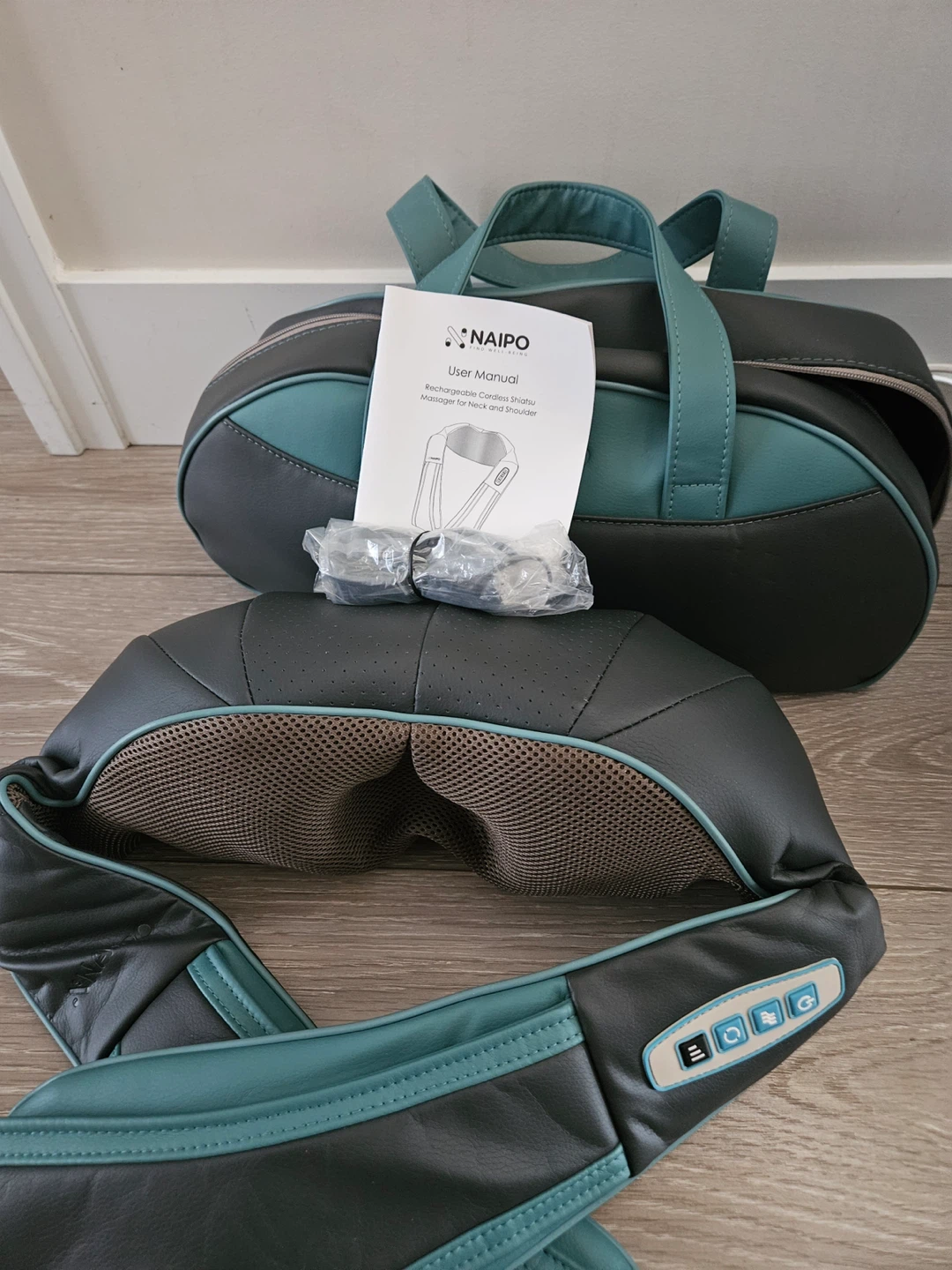 NAIPO Cordless Shiatsu Neck & Shoulder Massager - photo 2