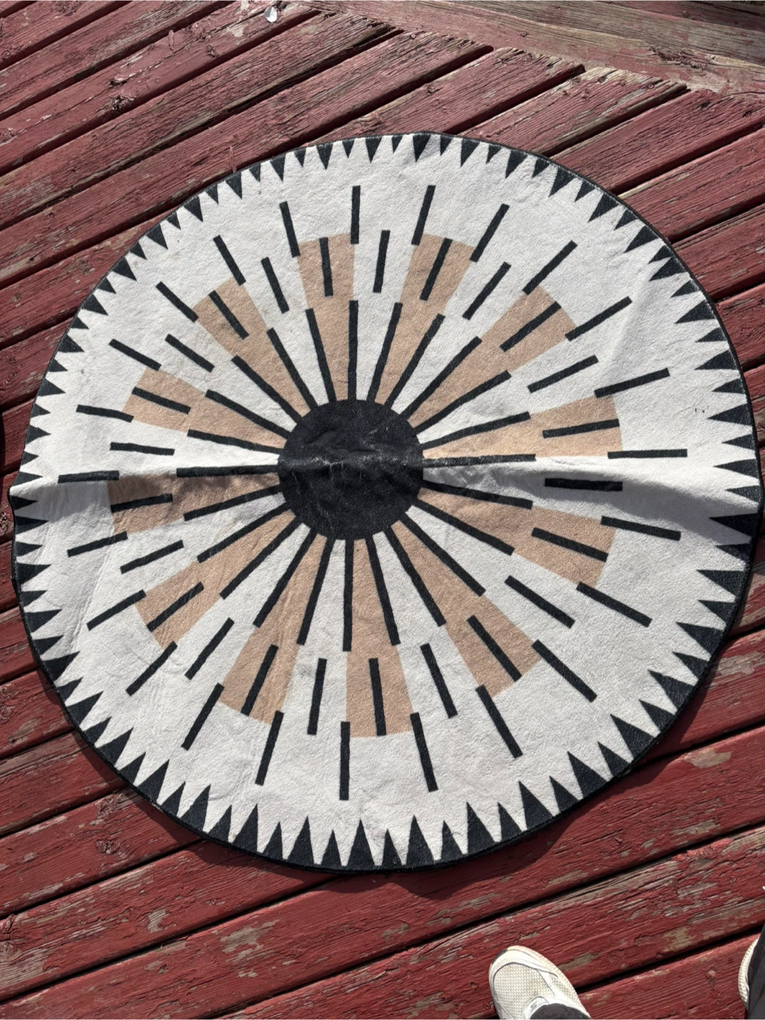 Round Geometric Area Rug