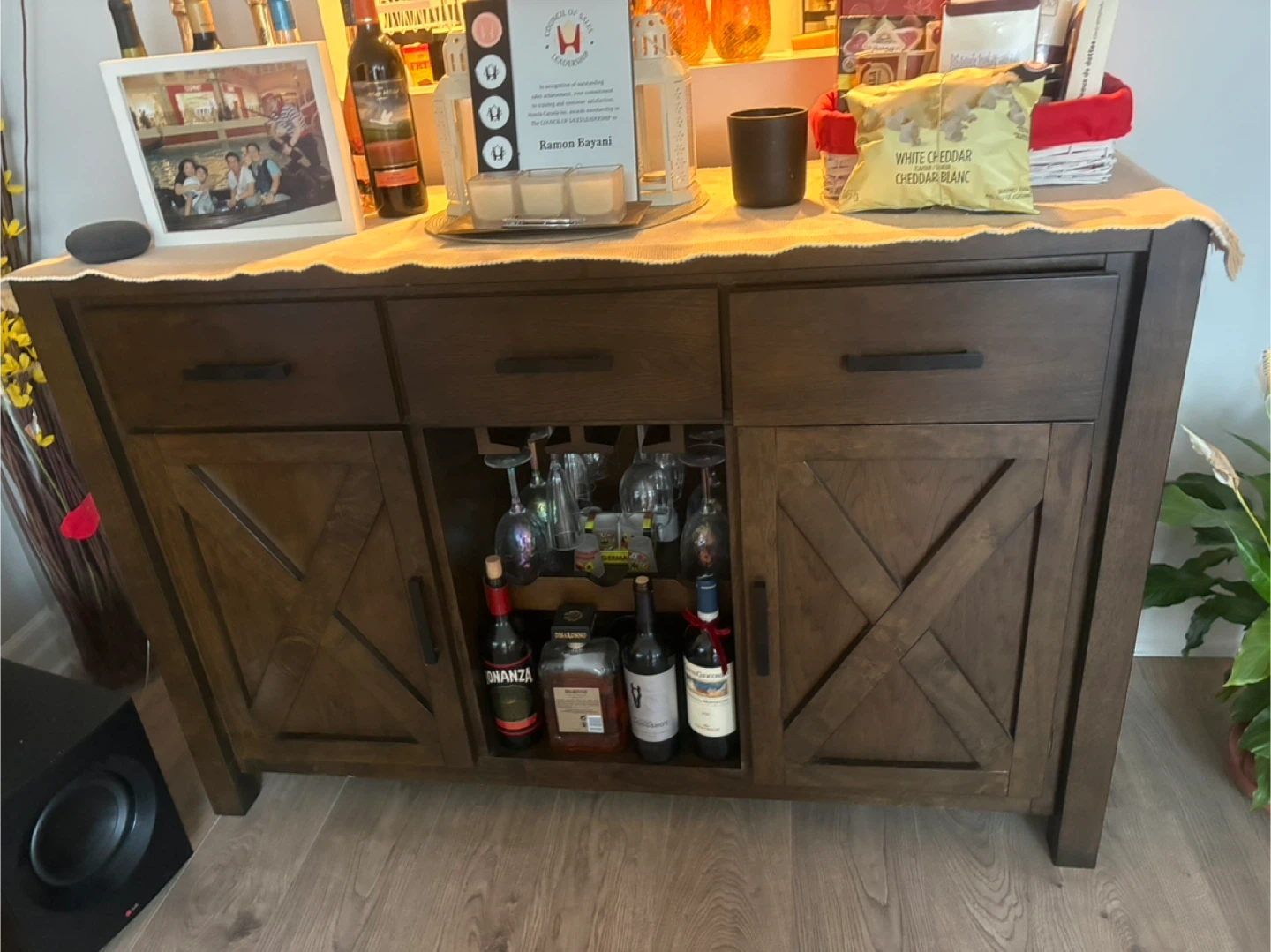 Dark Brown Wood Buffet / Sideboard with Wine Rack - photo 3
