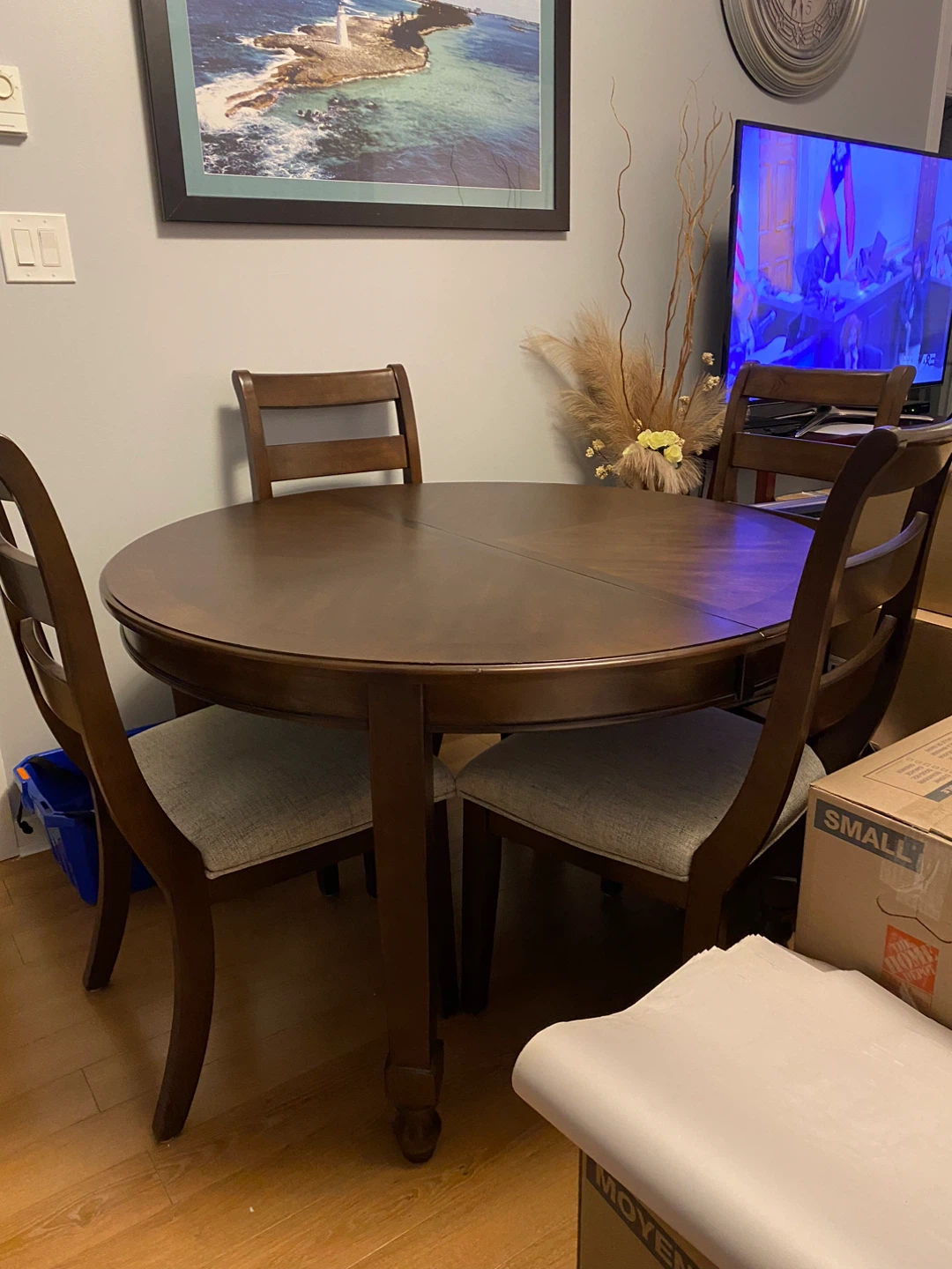 Round Dining Table with 4 Chairs