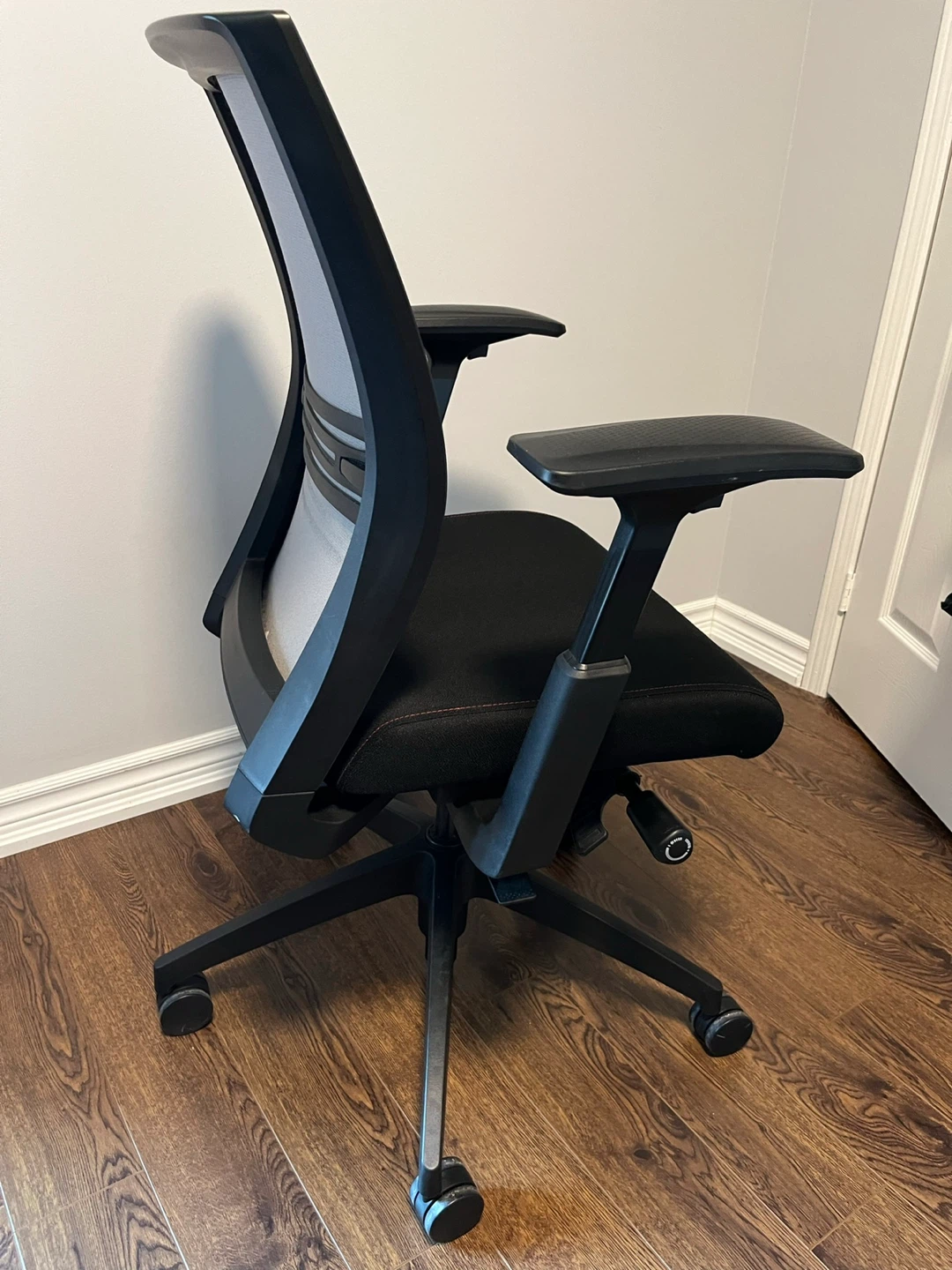 Ergonomic Mesh Office Chair - Black