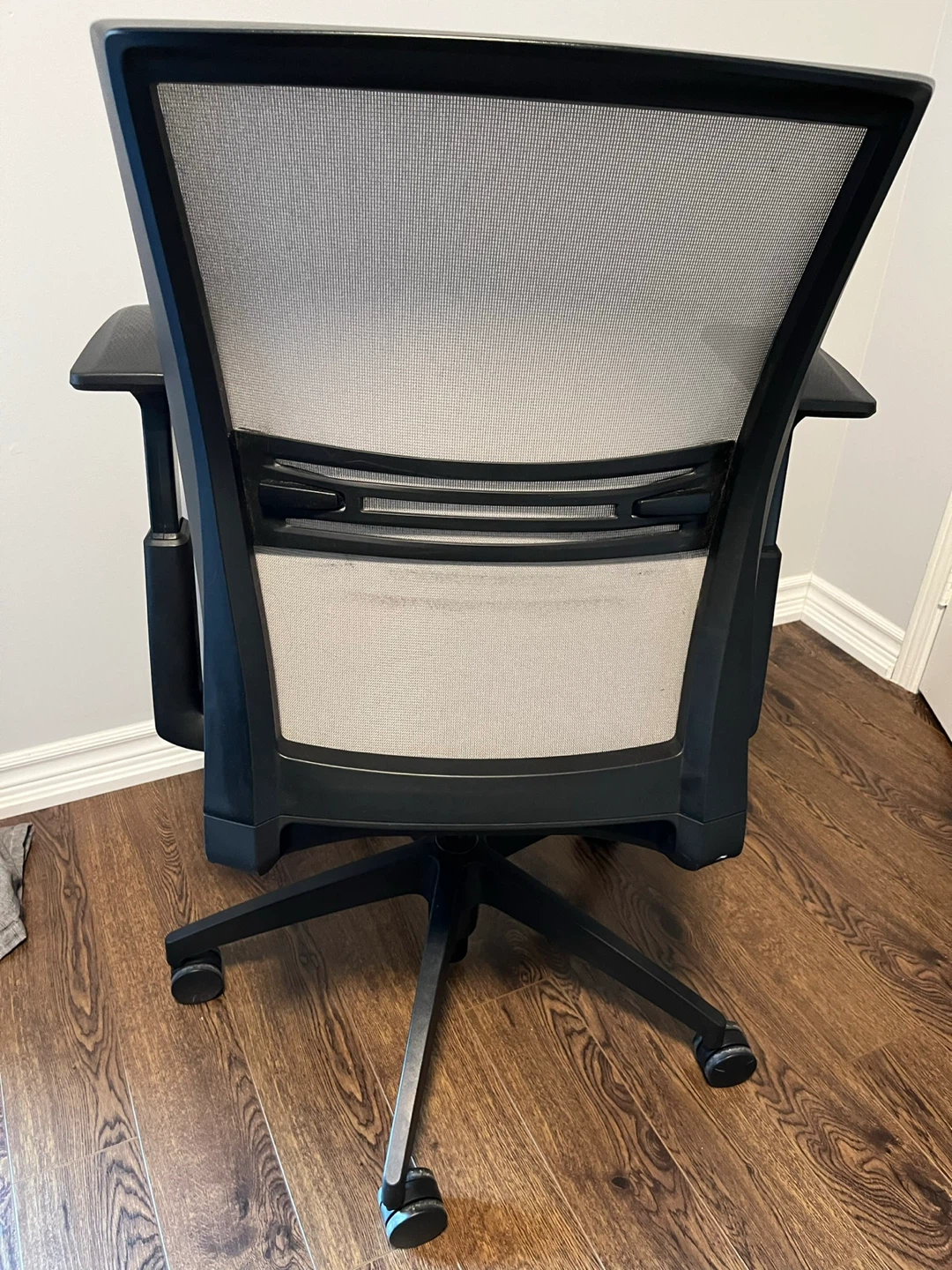 Ergonomic Mesh Office Chair - Black - photo 3