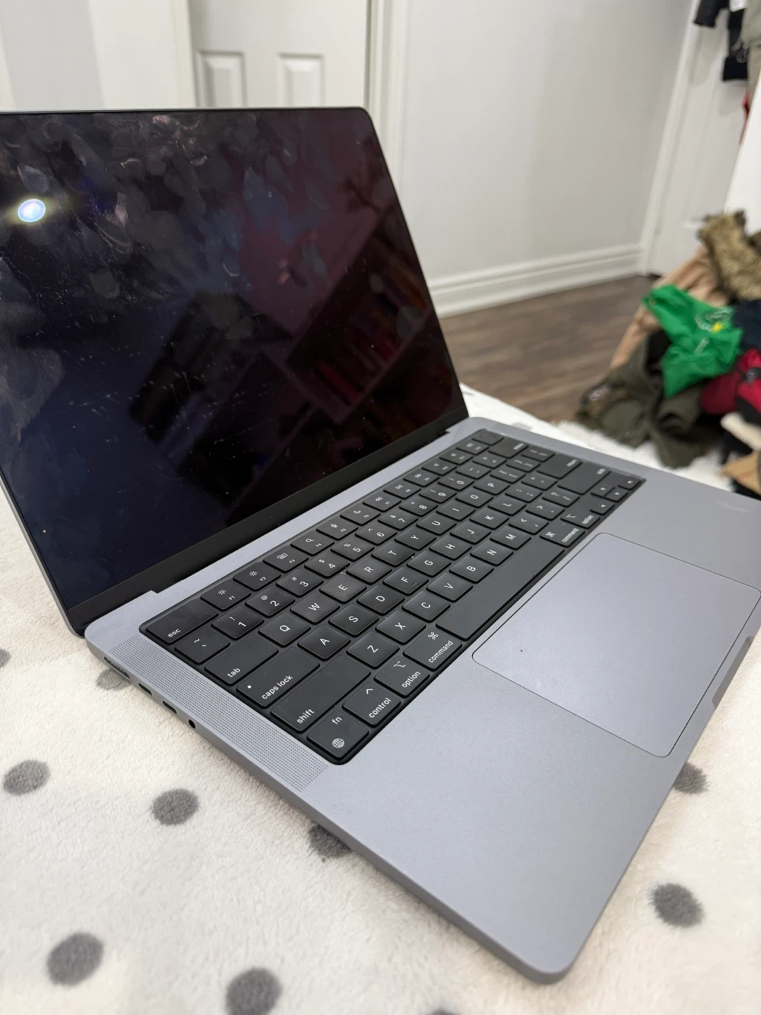 Apple MacBook Pro Laptop - photo 2