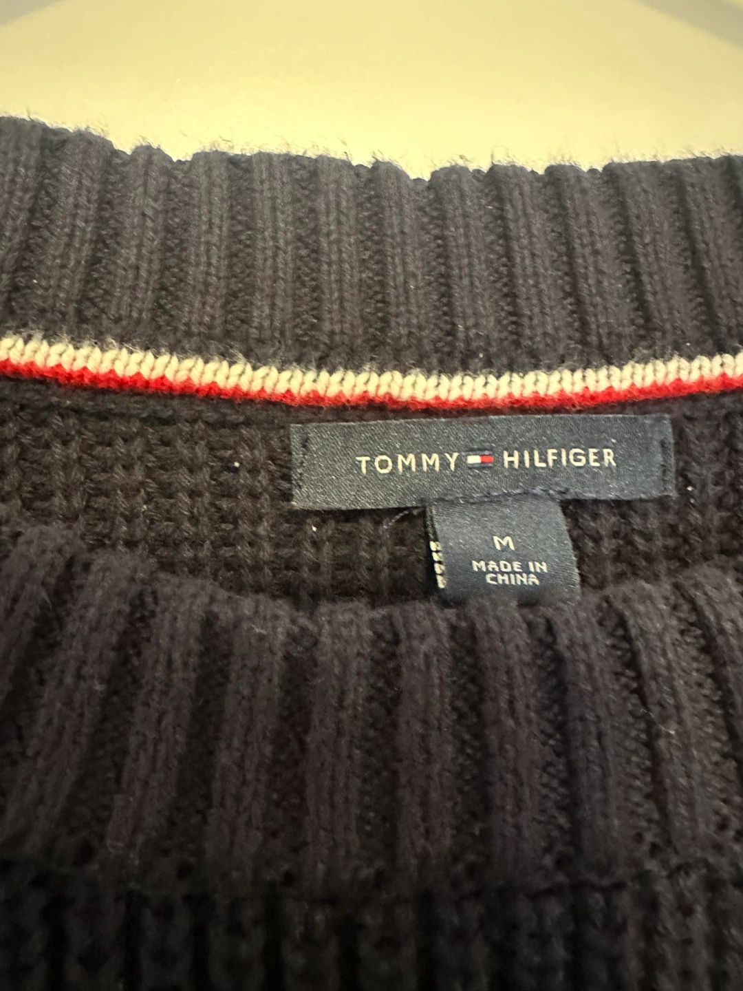 Tommy Hilfiger Colour Block Sweater - Size Medium - photo 3