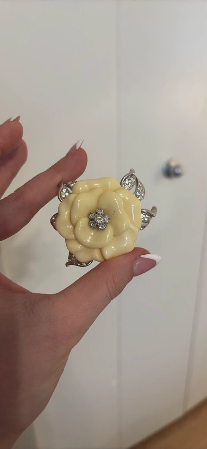 Nolan miller brooch - photo 2