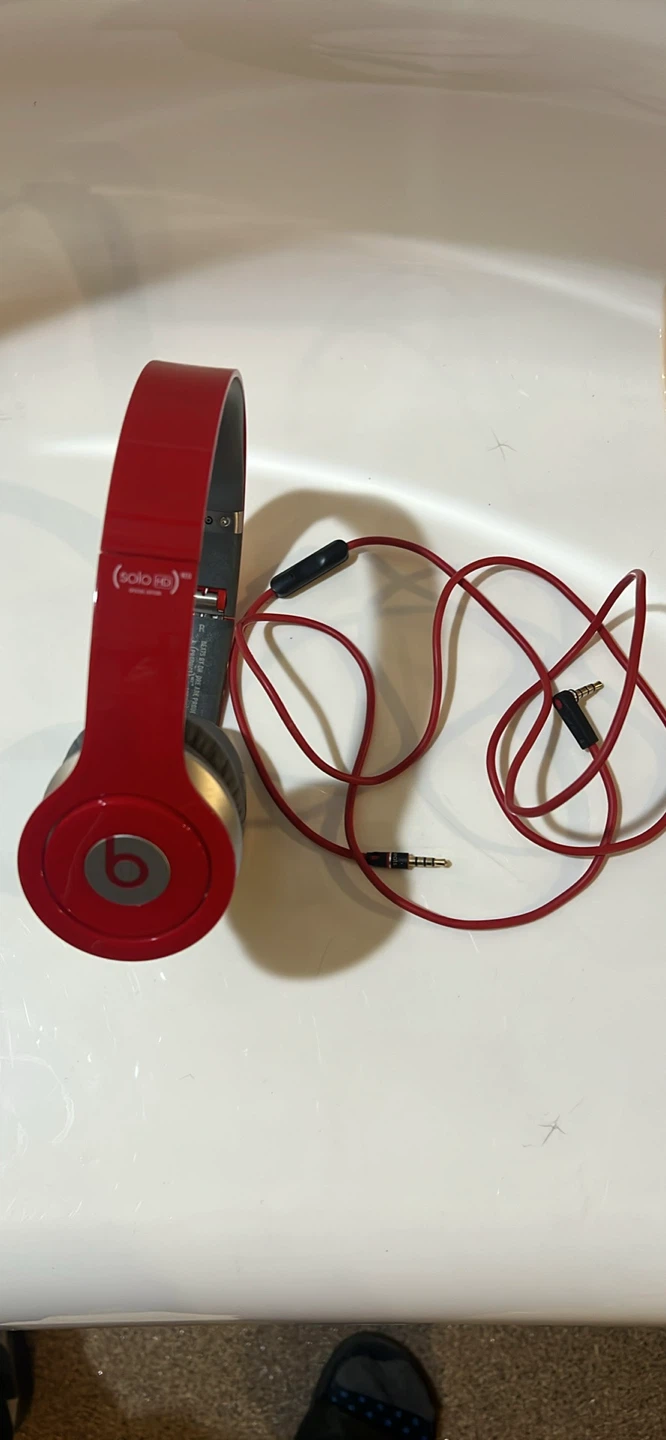 Beats Solo HD Red Special Edition On-Ear Headphones - photo 4