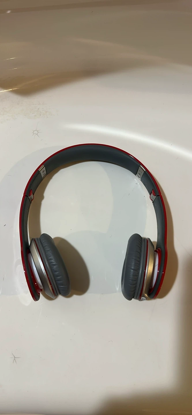 Beats Solo HD Red Special Edition On-Ear Headphones