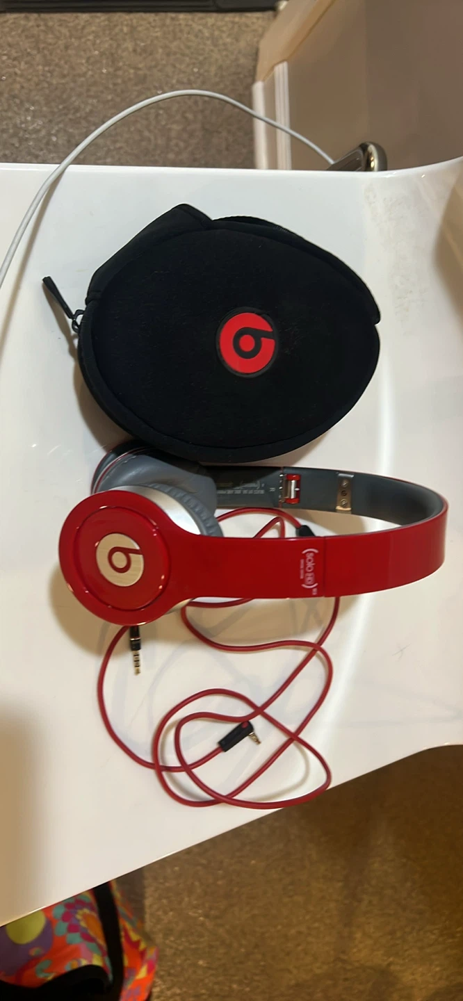Beats Solo HD Red Special Edition On-Ear Headphones - photo 3