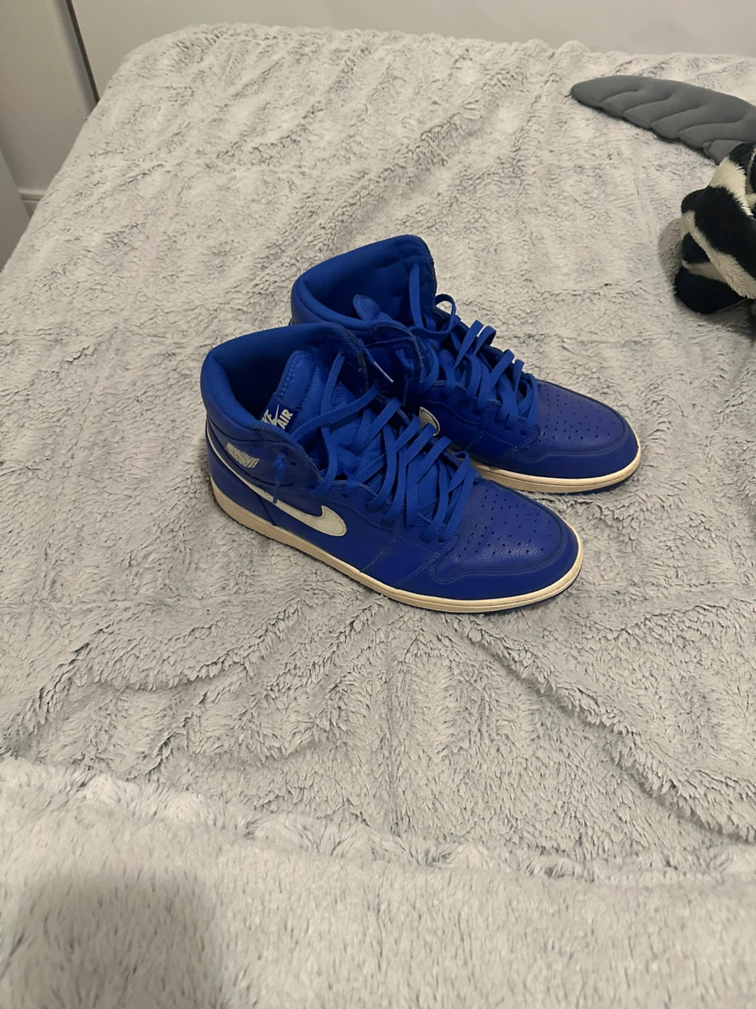Jordan 1 High Royal Blue Sneakers