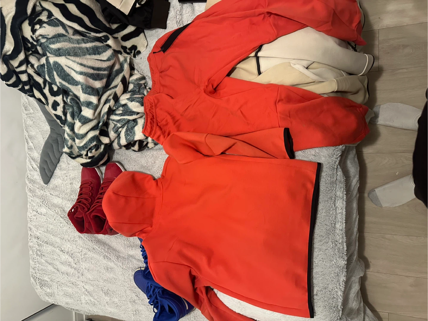 Nike Tech Fleece Full Zip Hoodie and Joggers Set