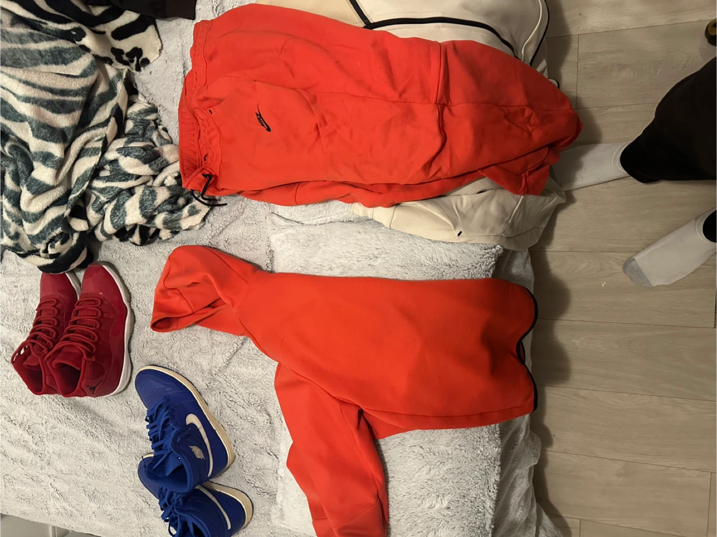 Nike Tech Fleece Full Zip Hoodie and Joggers Set - photo 2