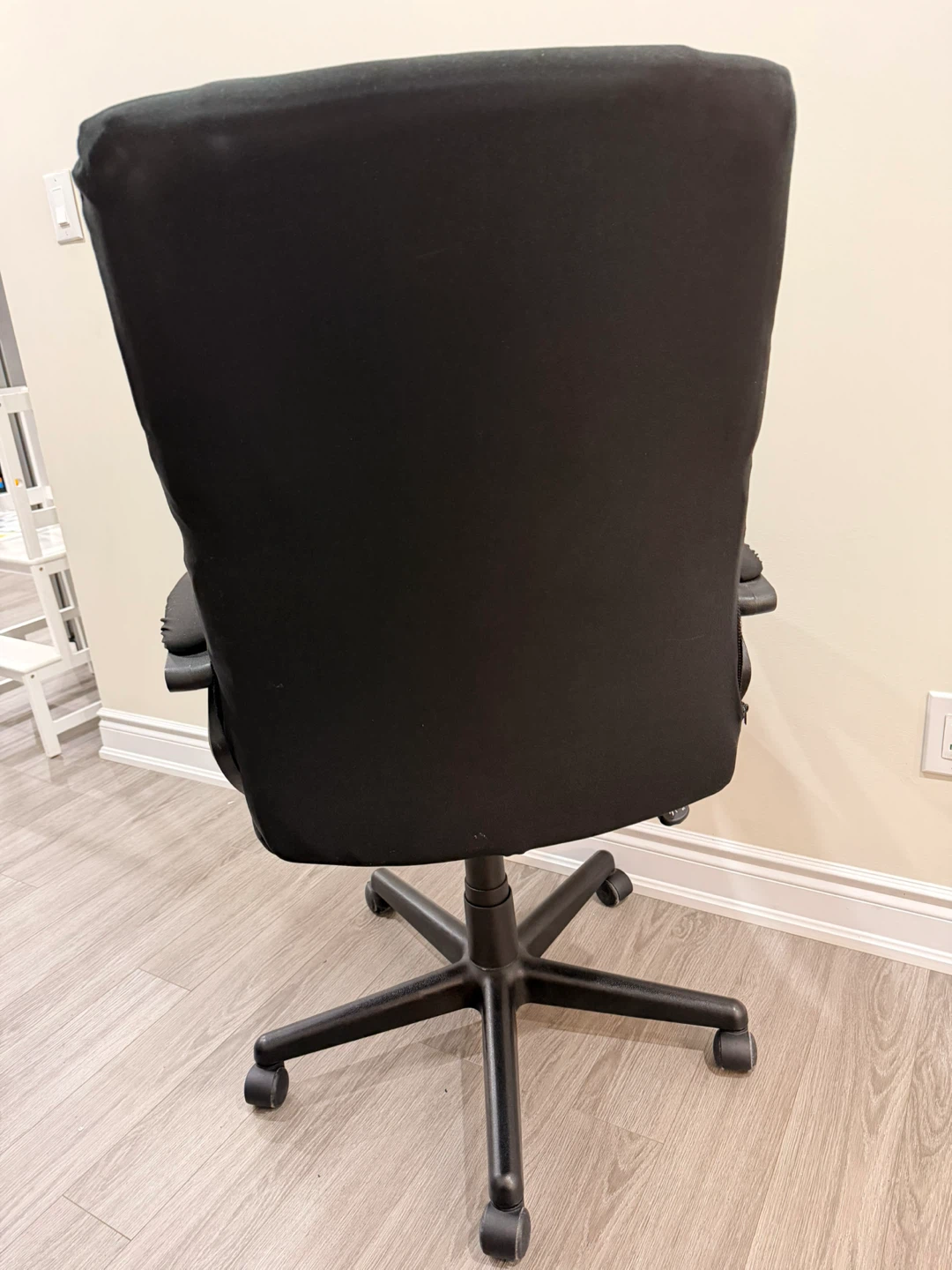 Black Office Chair - photo 4
