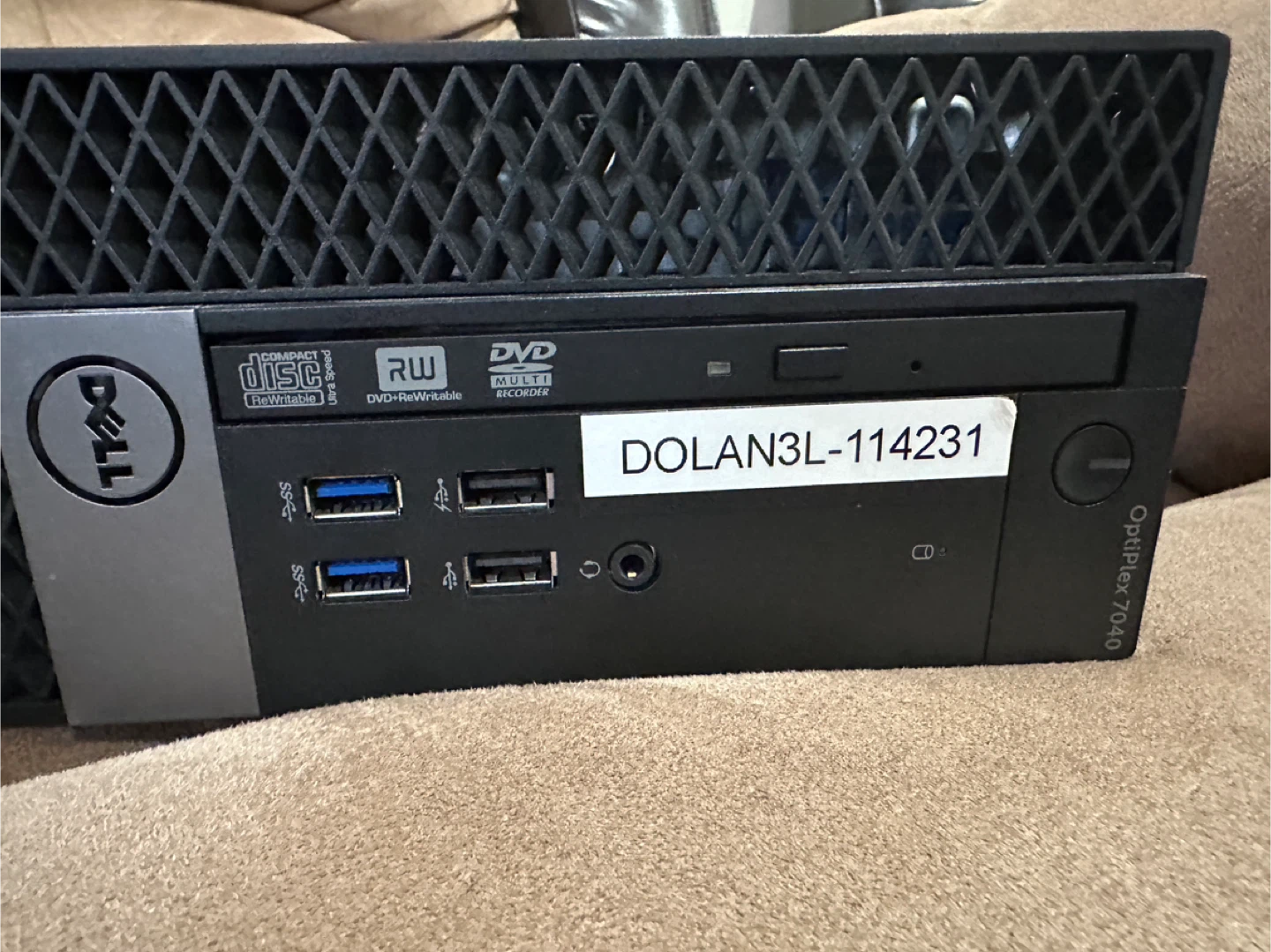 Small Computer Unit Dell Optiplex 7040 *16 RAM