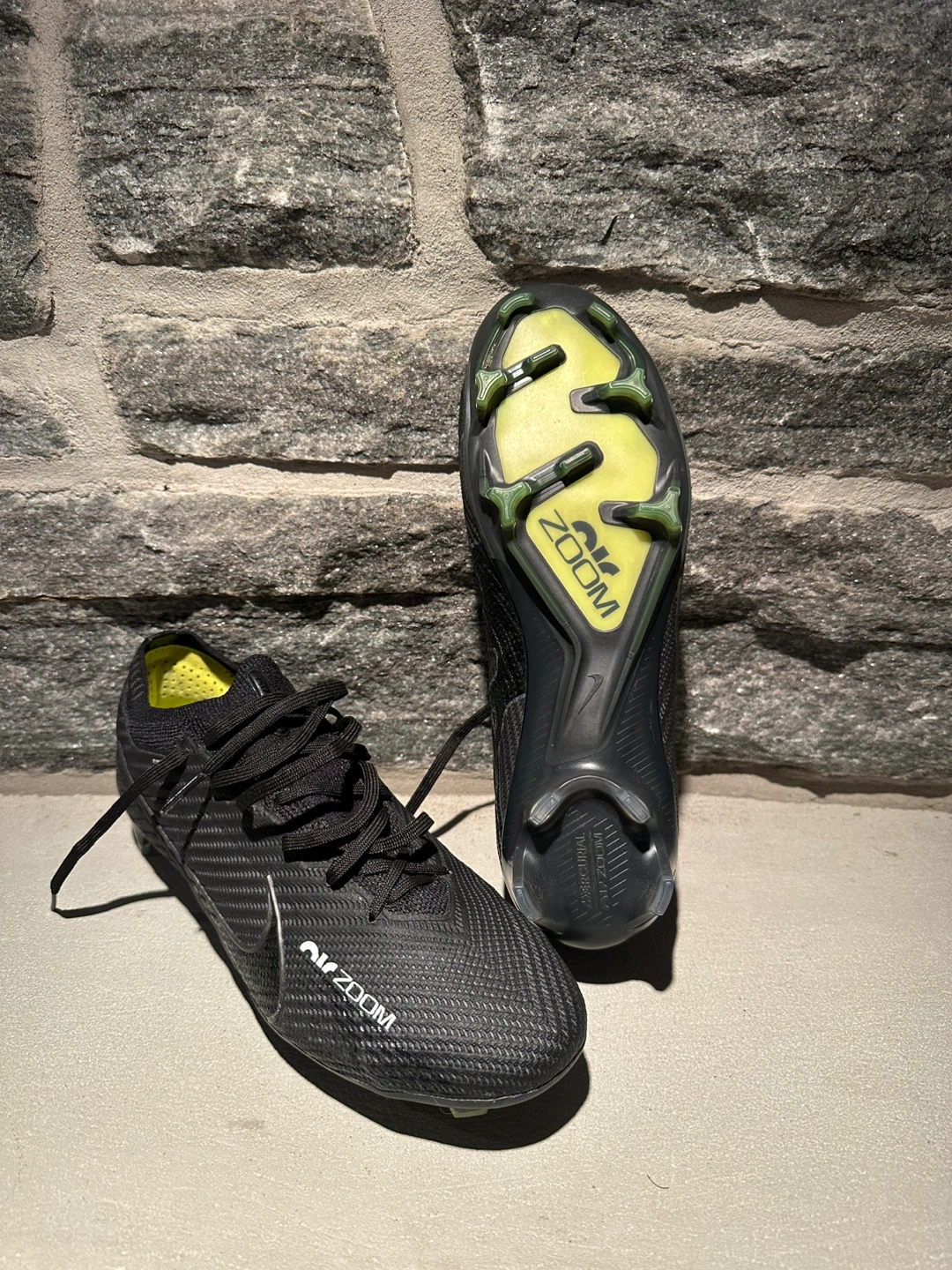Soccer cleats - photo 3