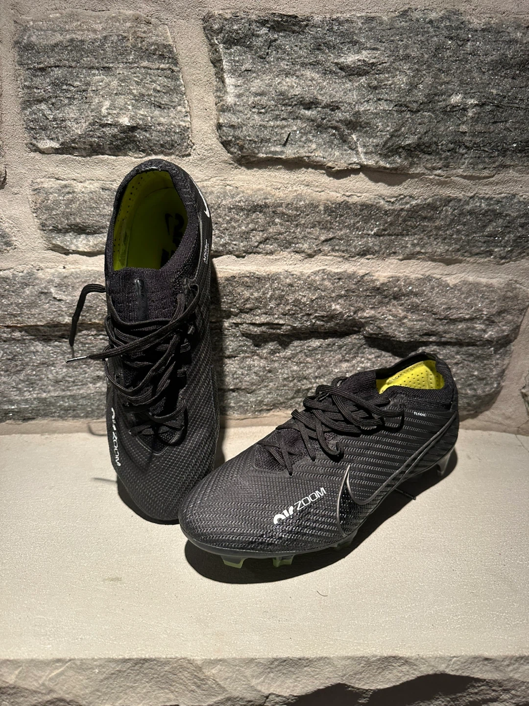 Soccer cleats - photo 2