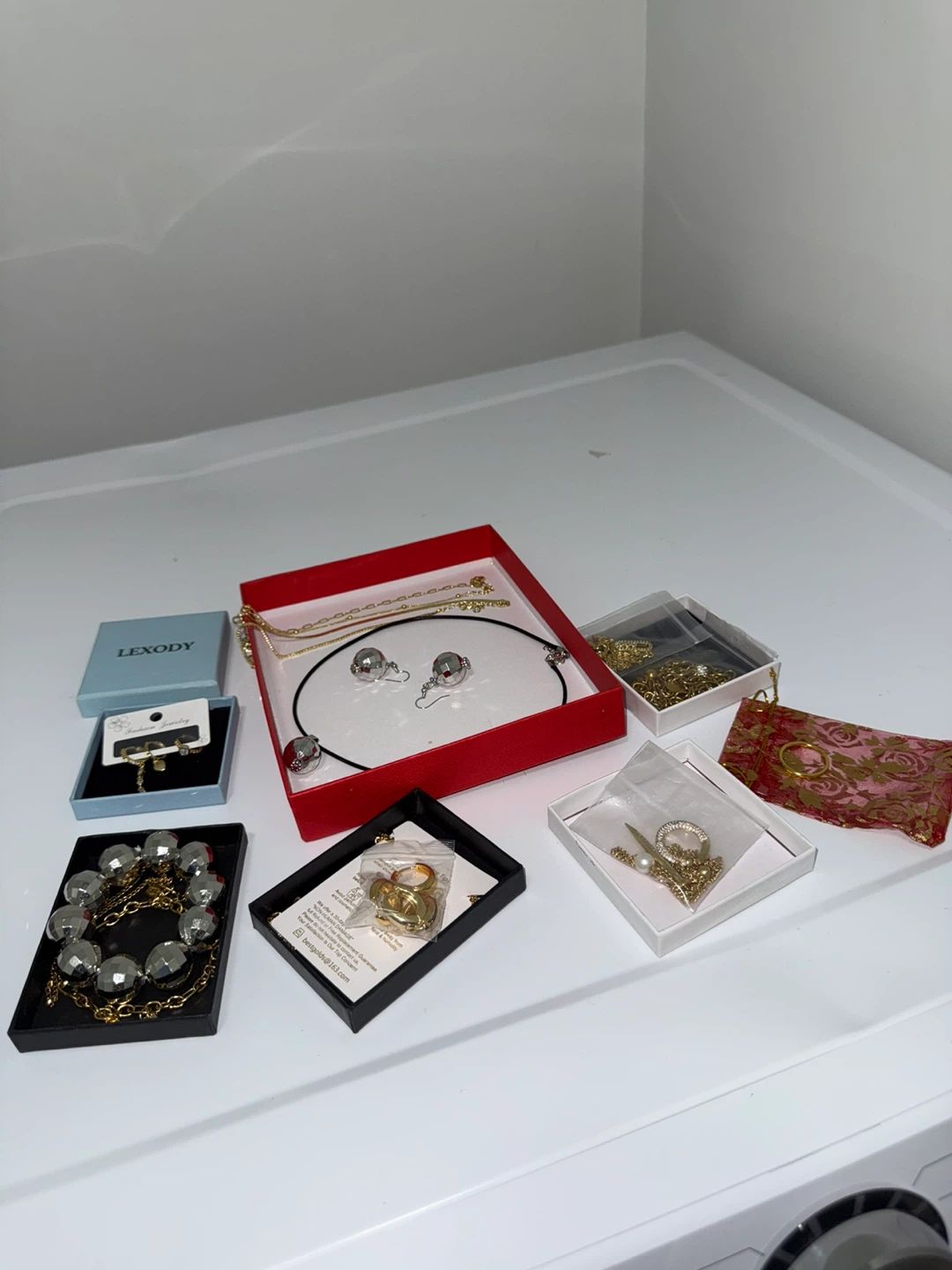 Assorted Women's Fashion Jewellery Set