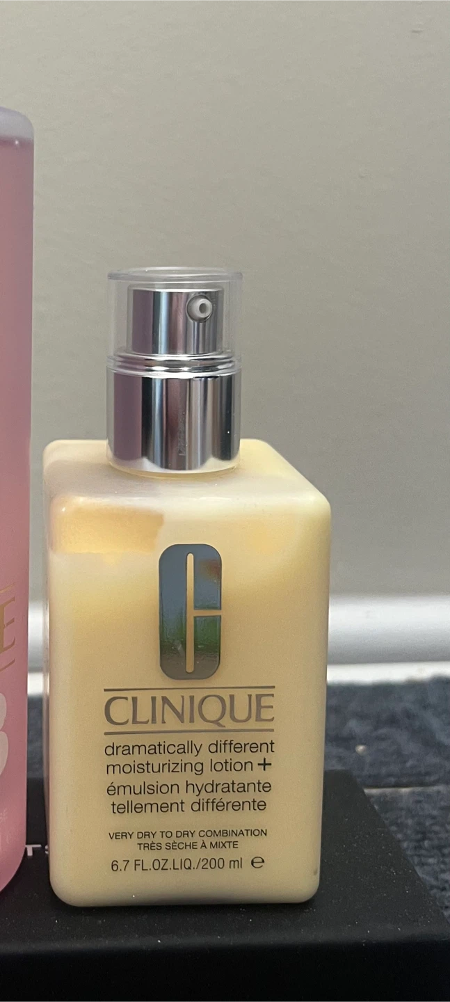 Clinique Dramatically Different Moisturizer Lotion - photo 2