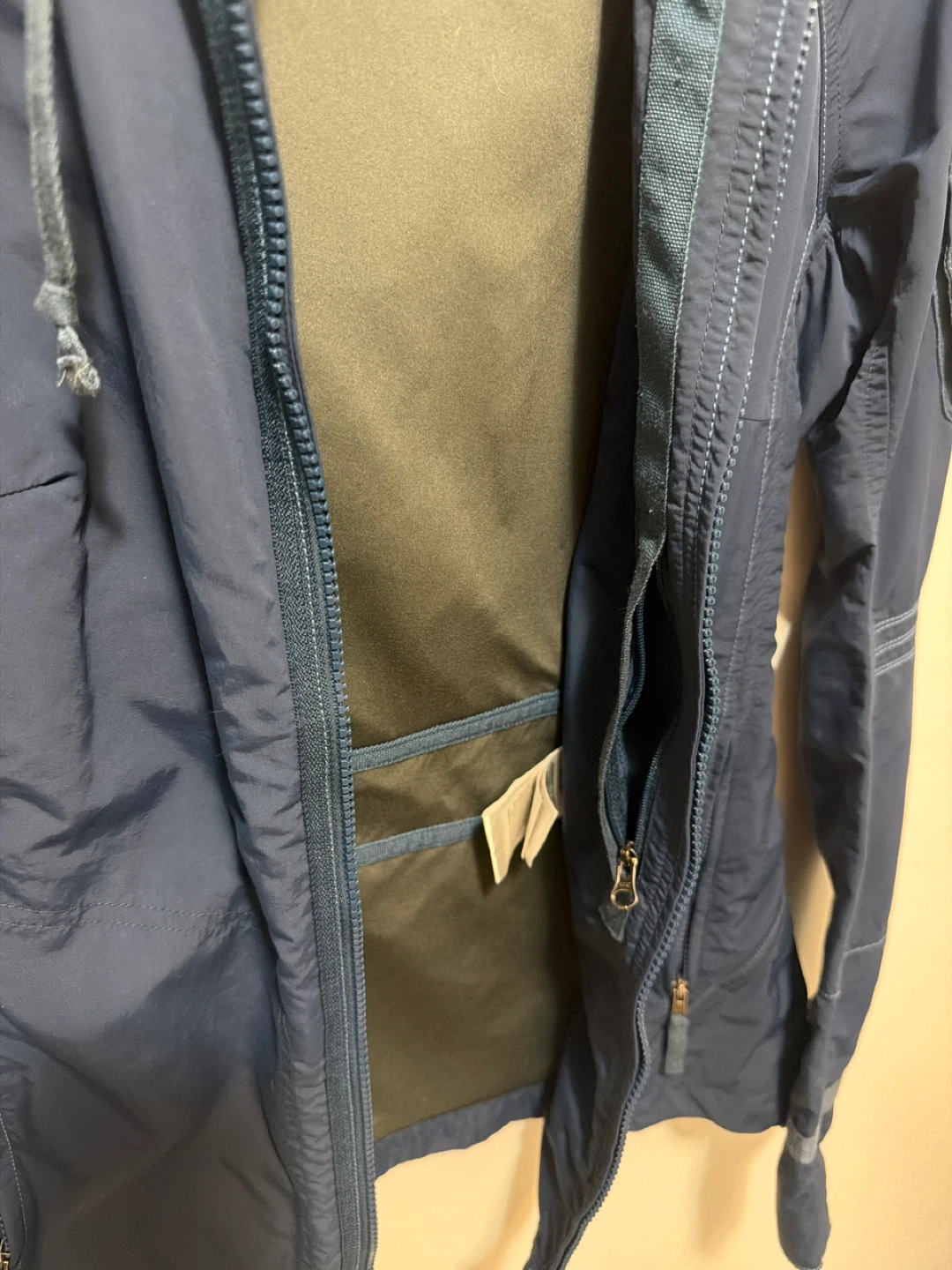 Mountain Hardwear Women's Hooded Jacket - Size 6 - photo 4