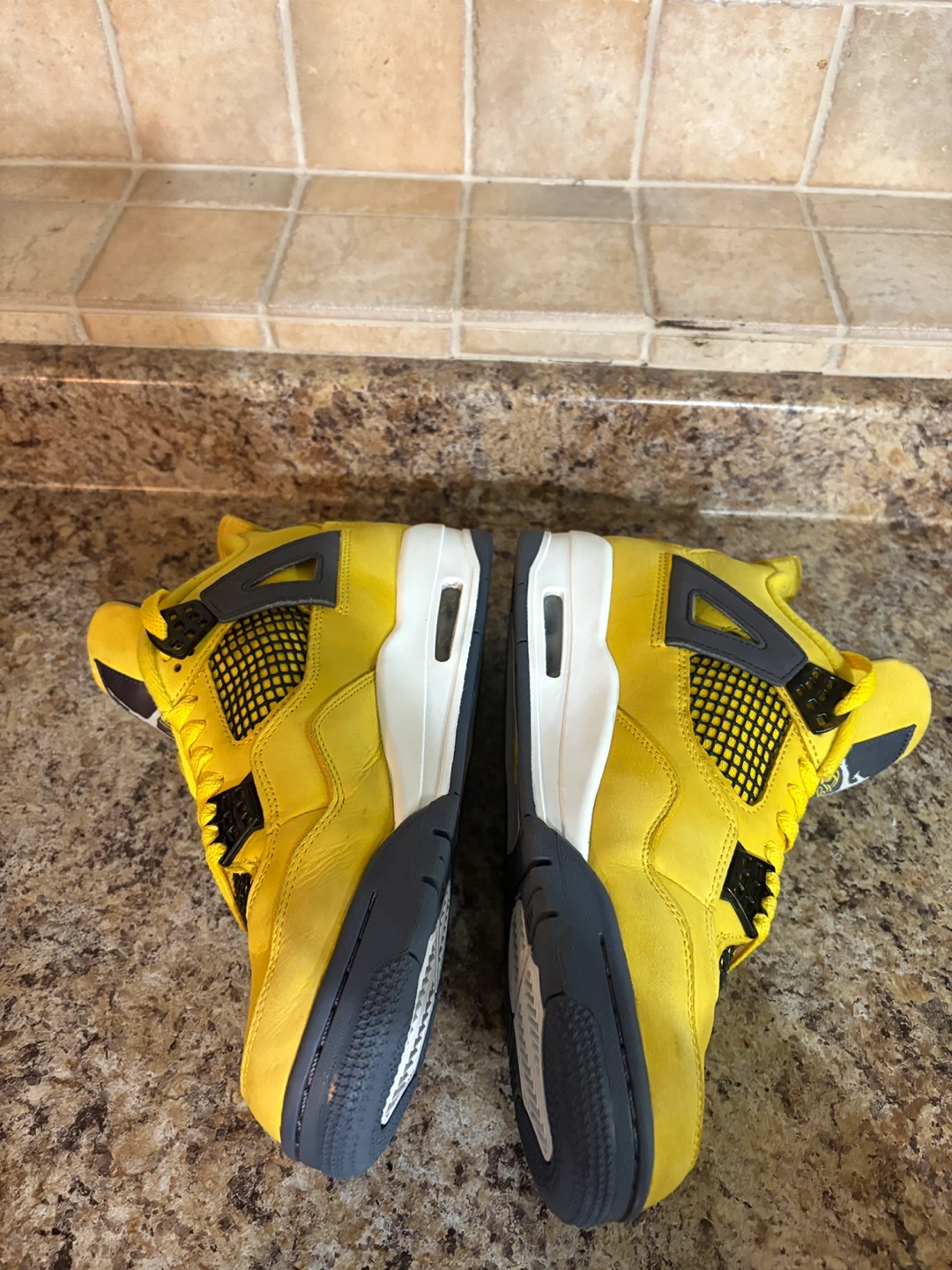 Air Jordan 4 "Lightning" Yellow Sneakers - photo 5