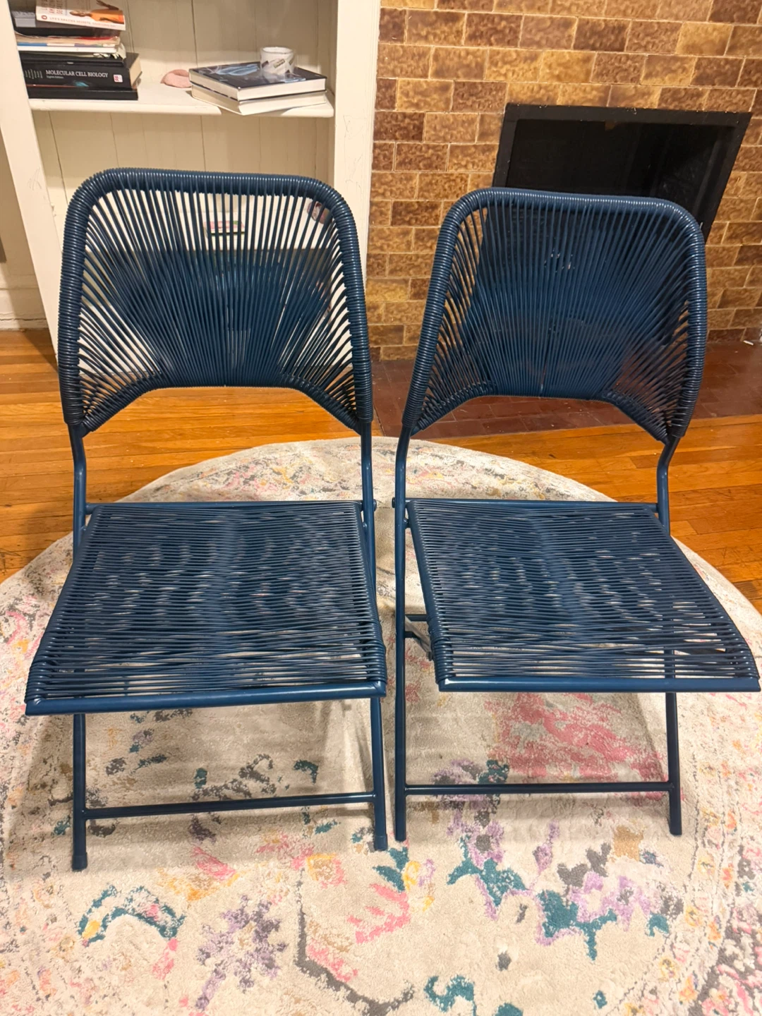 Set of 2 Blue Woven Chairs with Red Cushions – Foldable & Stylis - photo 2