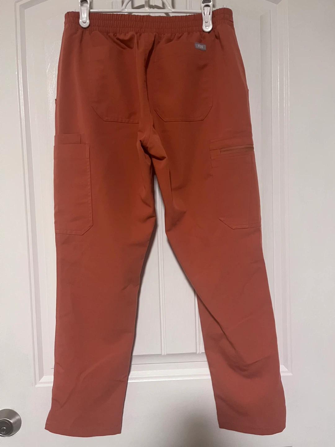 FIGS Scrub Top and Pants Set - photo 4